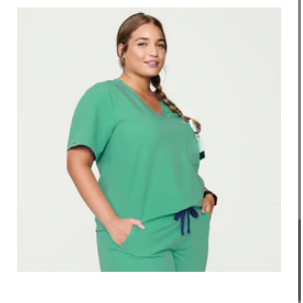 Figs Women's Large Surgical Green Catarina™ - One-Pocket Scrub Top